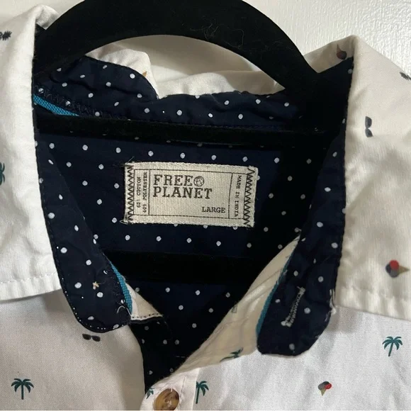 Free Planet Men’s Button Down Shirt Tropical Pattern - Picture 3 of 4